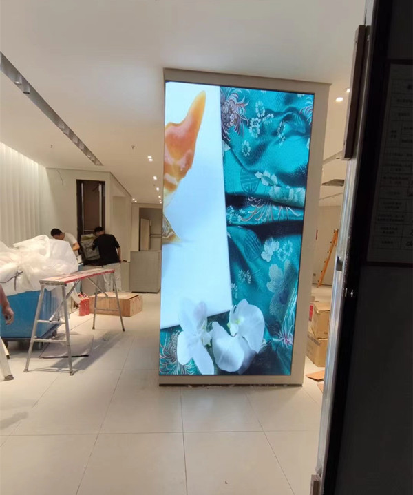 白朗商场门店转角LED显示屏